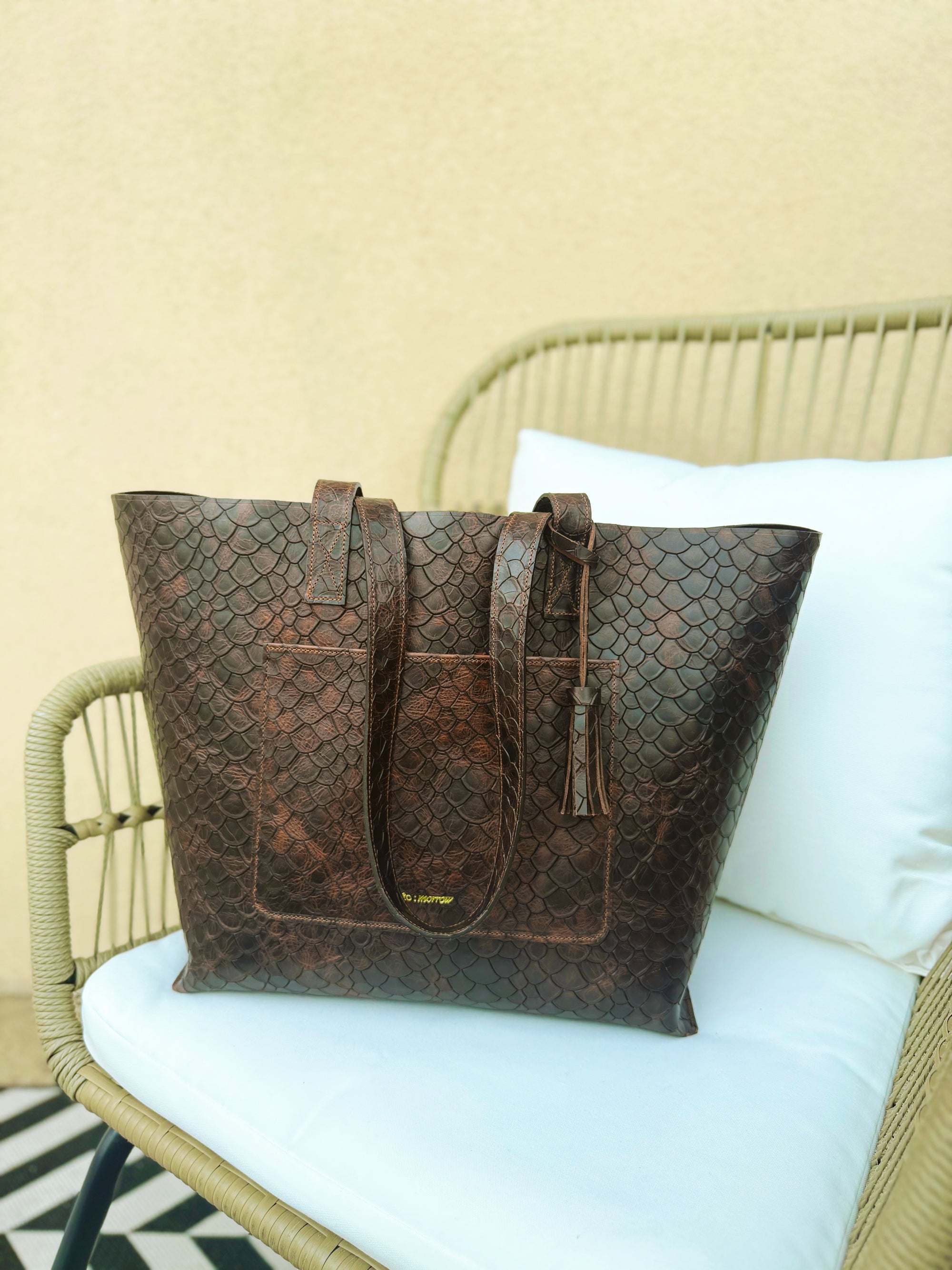 The Mara Tote - Brown Scale