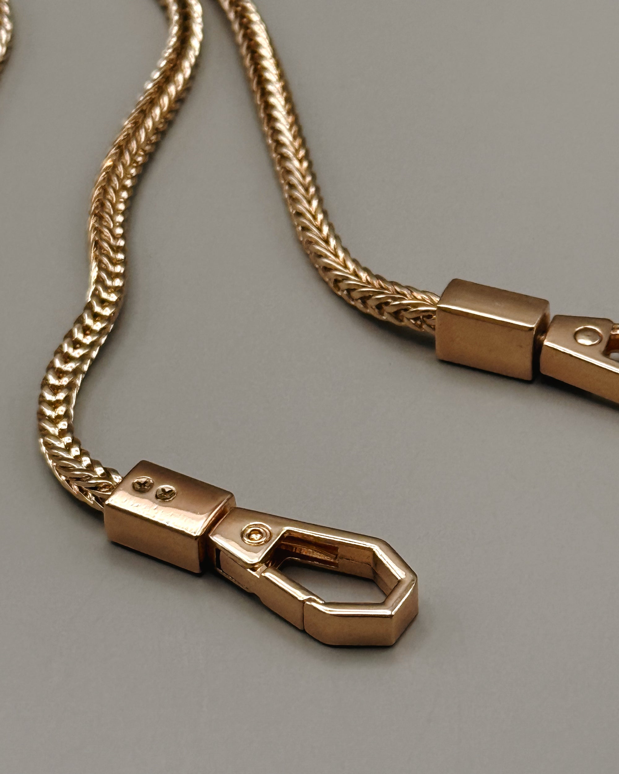 Flat Chevron Chain