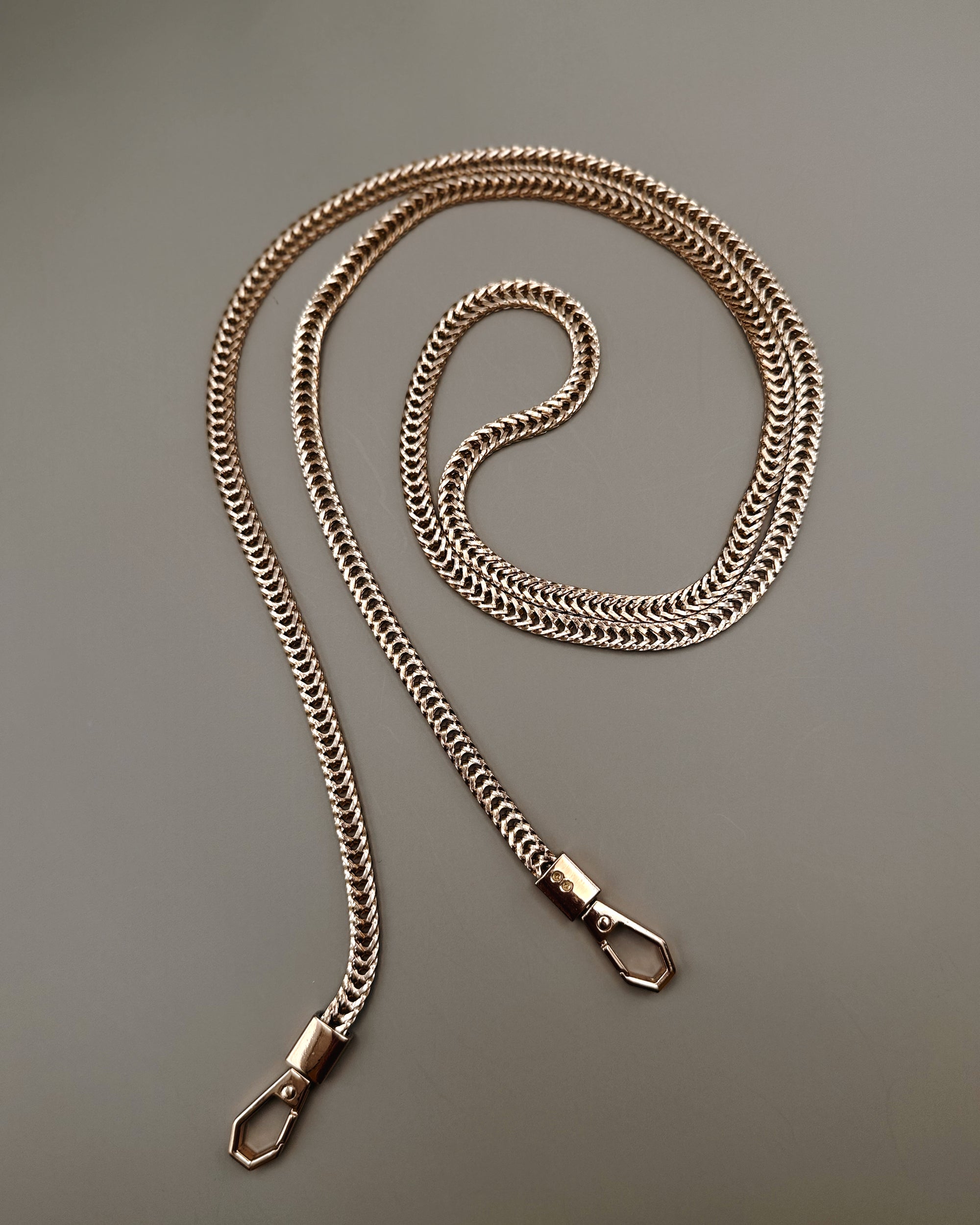 Flat Chevron Chain